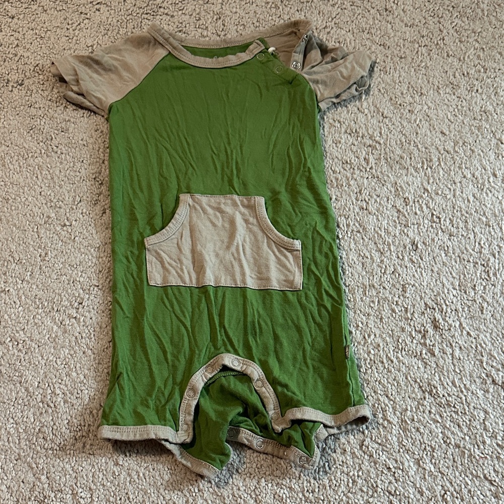Kyte BABY Green and Gray Romper